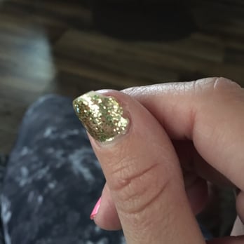Kim's Nails - Update.....Just after one week..... Terrible, more acrylic cracked!! - Nail Salons Near Me - Aransas Pass, Texas
