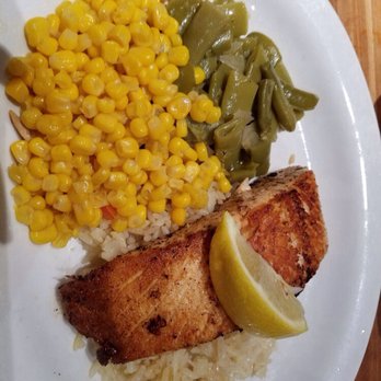 Cheddar's Scratch Kitchen - Salmon corn green beans - Comfort Food Near Me - Pflugerville, Texas