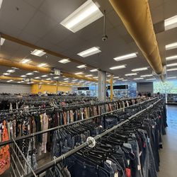 Goodwill of Silicon Valley - Very spacious selection