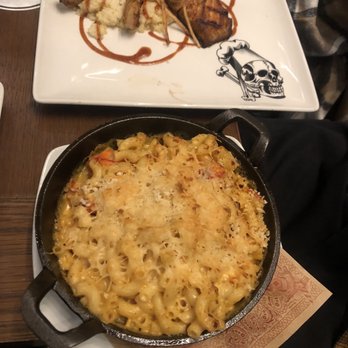 Guy Fieri's Cherokee Kitchen + Bar - Lobster Mac and cheese - New American Near Me - Cherokee, North Carolina