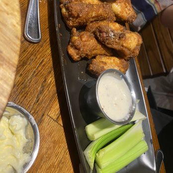 Outback Steakhouse - Kookaburra Wings - Steakhouses Near Me - Newhall, California