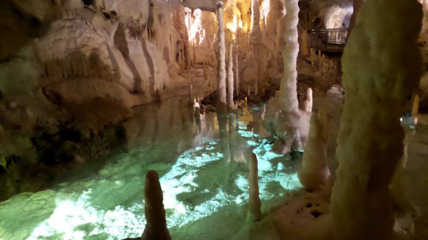 Grotte di Frasassi by null