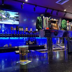 Jug Jug Sports Bar & Restaurant - Nice Bar!