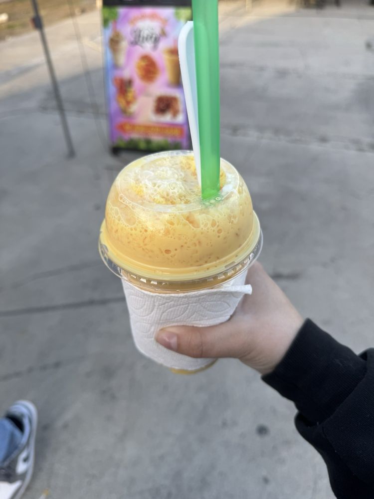 Frutas, Raspados y Tejuinos Lucy Logo