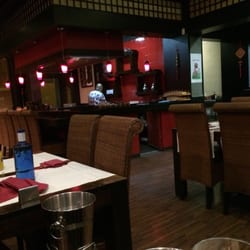 Long - Barra estilo japonés, que te cocinan las cosas delante.