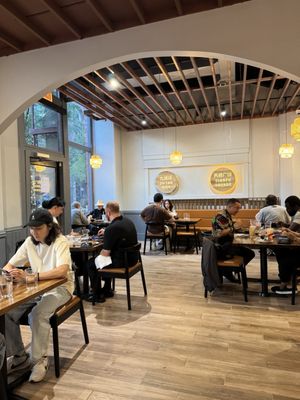 Chengdu Bistro Loop by null