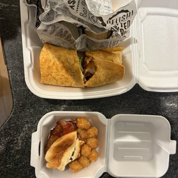 Beer Snobs - Crispy chicken Buffalo wrap and bourbon BBQ burger remnants - American Near Me - Hartland, Wisconsin