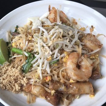 Thai Treasure - Pad Thai with shrimp, pork belly and crab meat! Delicious!! - Thai Near Me - Arlington, Virginia
