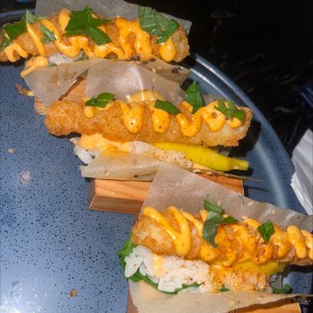 Earls Kitchen + Bar - Shrimp tacoosssss - New American Near Me - Miami, Florida