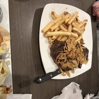 Laura's Bar And Grill - American Near Me - Smithfield, Rhode Island
