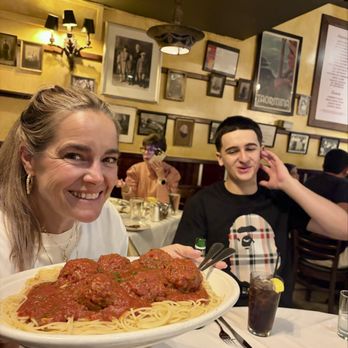 Carmine's - Time Square - Big portions! - Italian Near Me - New York, New York Carmine's - Time Square - Big portions! - Italian Near Me - New York, New York