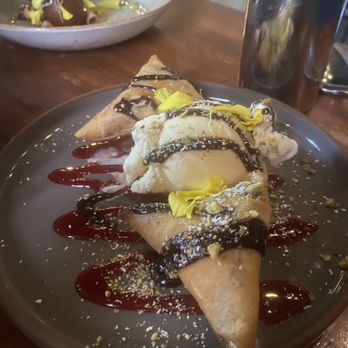 Khan Saab Desi Craft Kitchen - Chocolate Samosa with ice cream sundae - Pakistani Near Me - Fullerton, California