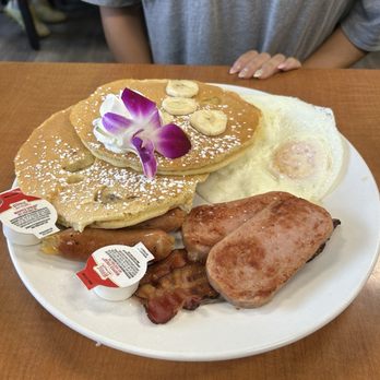 Guieb Cafe - Big boy breakfast with upgrade to banana pancakes - New American Near Me - Honolulu, Hawaii