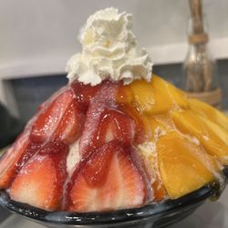 TSAôCAA - Double Mix - Strawberry mango shaved ice cream