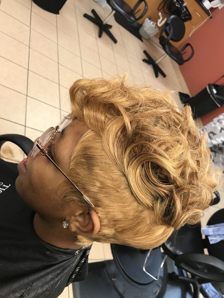 Stylez By Laquincy Logo