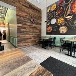 Moringa Indian Restaurant - Inside vibe