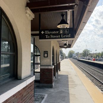 Ridgewood Station - Train Stations Near Me - Ridgewood, New Jersey