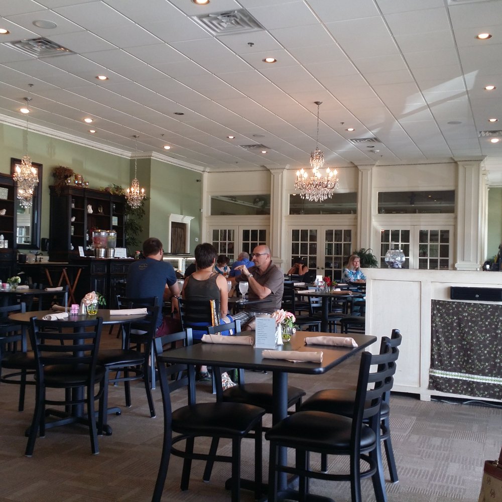 Nosh - Inside of restaurant - New American Near Me - Moore, Oklahoma