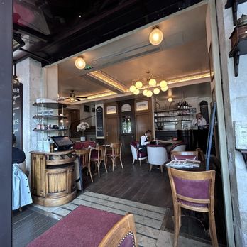 Au Vieux Chatelet - French Near Me - Paris Au Vieux Chatelet - French Near Me - Paris