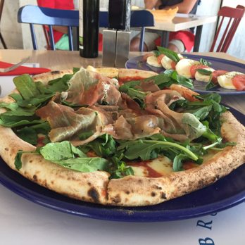 Brunapoli - Buenísima pizza de recula y prosciutto - Italian Near Me - Santiago, RM Brunapoli - Buenísima pizza de recula y prosciutto - Italian Near Me - Santiago, RM