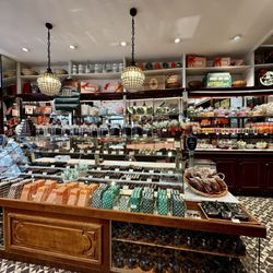A la Mère de Famille - Interior