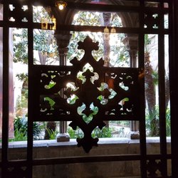 Parròquia de la Concepció - The door to the inner garden