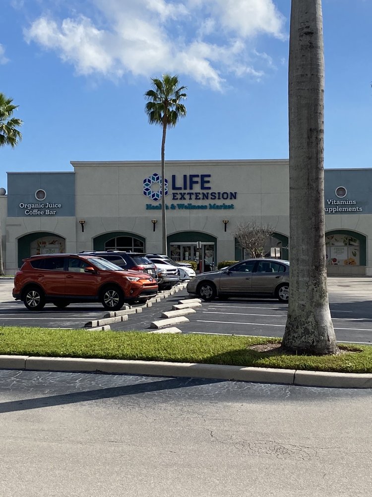 PARK PLAZA ON THE CURVE Updated September 2024 900 N Federal Hwy