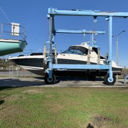 Hayes Marine Service - Customer needed to be hauled out do to hitting something in the water and bending a wheel