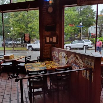 Dreamland BBQ - Gorgeous dinning area with a hungry guest coming. - Barbeque Near Me - Birmingham, Alabama