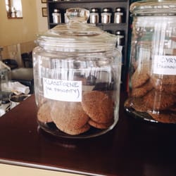 Cafe Faktoria - Ciasteczka z ziołami na pasożyty. Normalnie kosmos. Jeśli jedliście ciasteczka w Amsterdamie, to podobny klimat,ale bez wkładki.