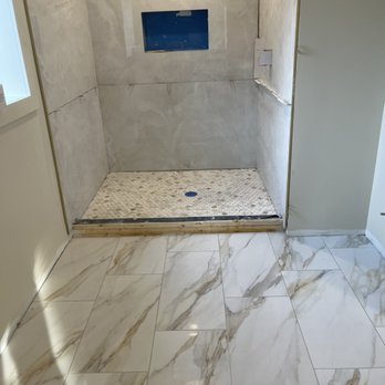 Michigan Tile Installation - Big tile in shower - Tiling Near Me