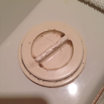 ChautauquaLodge - The dial on the jetted tub. Caked with who knows what. The room was filthy, top to bottom. Disgusting disappointment. - Hotels Near Me - Long Beach, Washington ChautauquaLodge - The dial on the jetted tub. Caked with who knows what. The room was filthy, top to bottom. Disgusting disappointment. - Hotels Near Me - Long Beach, Washington