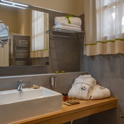 Resort 37 - Suite's Restroom