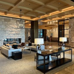 The Lookout Lounge & Bar