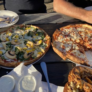 ManRock Brewing - Veggie and bbq chicken pizzas - Pizza Near Me - Grover Beach, California ManRock Brewing - Veggie and bbq chicken pizzas - Pizza Near Me - Grover Beach, California