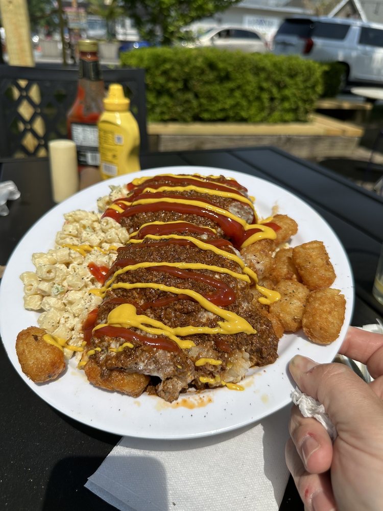 HOT’S POINT Updated September 2024 15 Photos & 21 Reviews 8482 Greig St, Sodus point, New