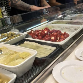 El Xampanyet - Tapas Bars Near Me - Barcelona, B El Xampanyet - Tapas Bars Near Me - Barcelona, B