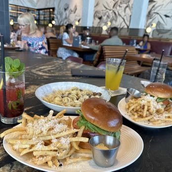 Earls Kitchen + Bar - Bacon Cheddar Burger, lemonade - New American Near Me - Orlando, Florida Earls Kitchen + Bar - Bacon Cheddar Burger, lemonade - New American Near Me - Orlando, Florida