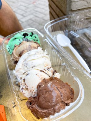 Lizzy's Ice Cream by null