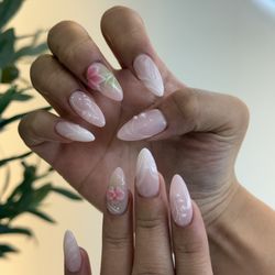 Shape Nail Lounge