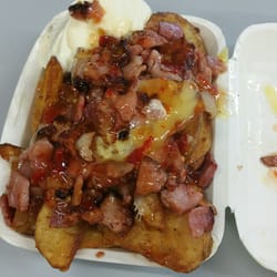 Raglan Bakery - Bacon potato wedges w/ sweet chili sauce and creame cheese