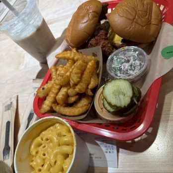 Dave's Hot Chicken - Mac n cheese, Oreo Milkshake, Dave's #2 - Chicken Shop Near Me - Pickering, Ontario