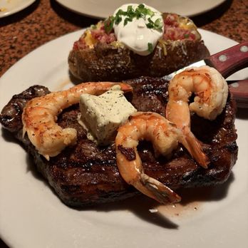 Freda's Seafood Grille - Surf and turf - Seafood Near Me - Austin, Texas Freda's Seafood Grille - Surf and turf - Seafood Near Me - Austin, Texas