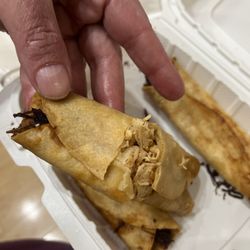 Fernando's Costa Del Sol - Chicken inside the flautas