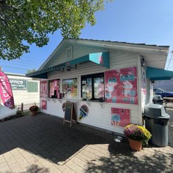 Parkside Dairy - Go here for yummy treats and very friendly service