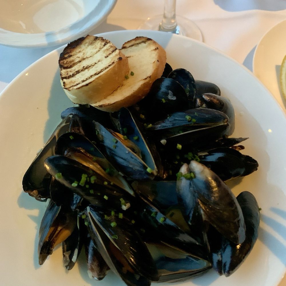 Watermark Fallsview Dining - PEI Mussels appetizer - Canadian (New) Near Me - Niagara Falls, Ontario Watermark Fallsview Dining - PEI Mussels appetizer - Canadian (New) Near Me - Niagara Falls, Ontario