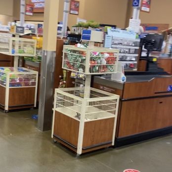 PetSmart - No employee on floor - Pet Stores Near Me - Sacramento, California PetSmart - No employee on floor - Pet Stores Near Me - Sacramento, California