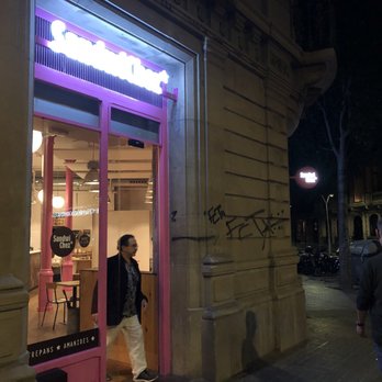 SandwiChez - Front entrance - Sandwiches Near Me - Barcelona, B
