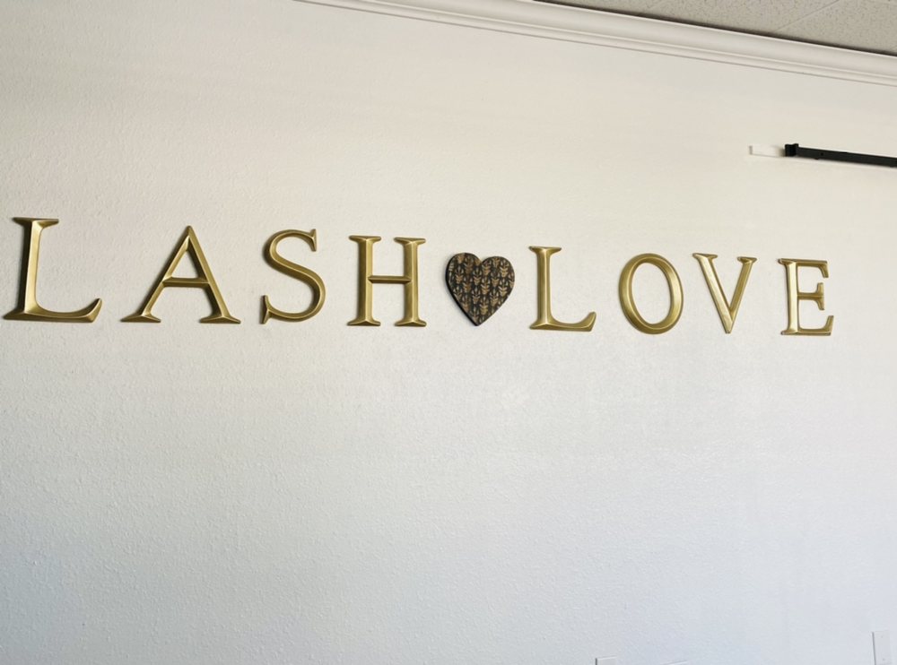Lash Love Babe Logo