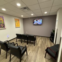 Retina Macula Institute of Arizona - Very inviting waiting area.